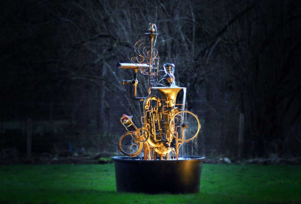 musical instrument sculpture h3